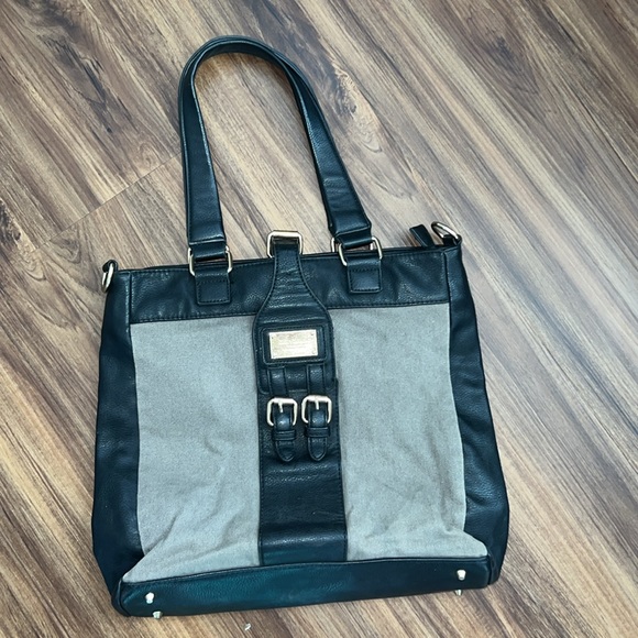 Coco + Carmen Shoulder Bag - Picture 3 of 8